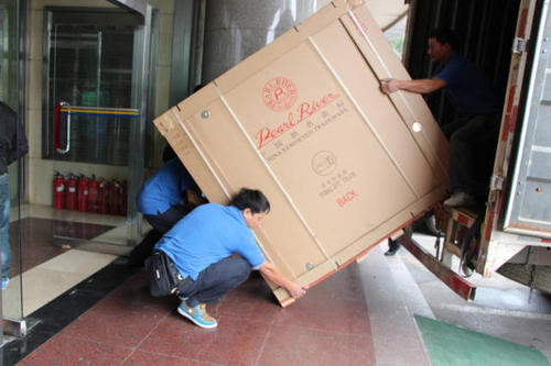 卢氏钢琴贵重工艺品无忧运